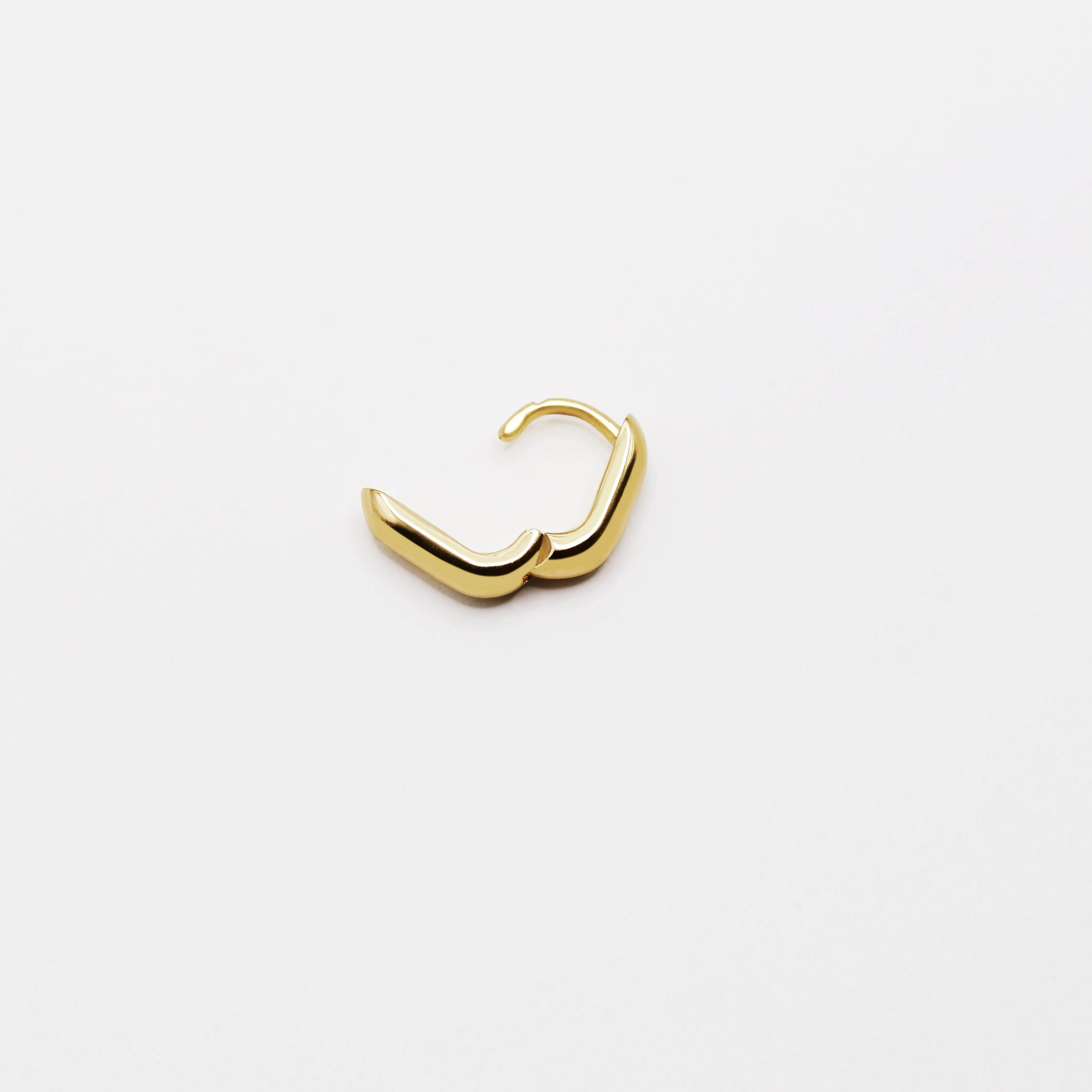 14k Solid Gold Small Bold Oval Hoop Earring