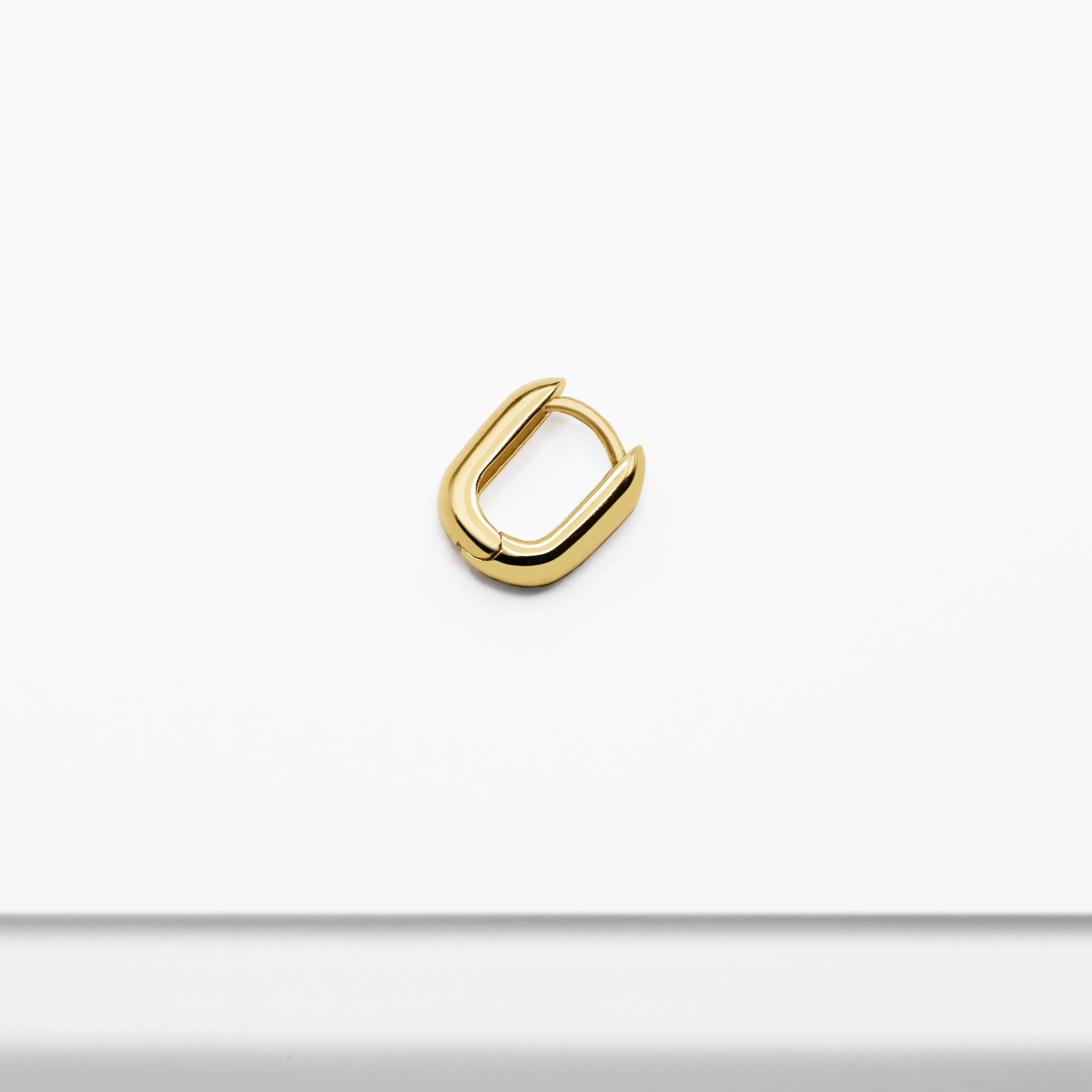14k Solid Gold Small Bold Oval Hoop Earring