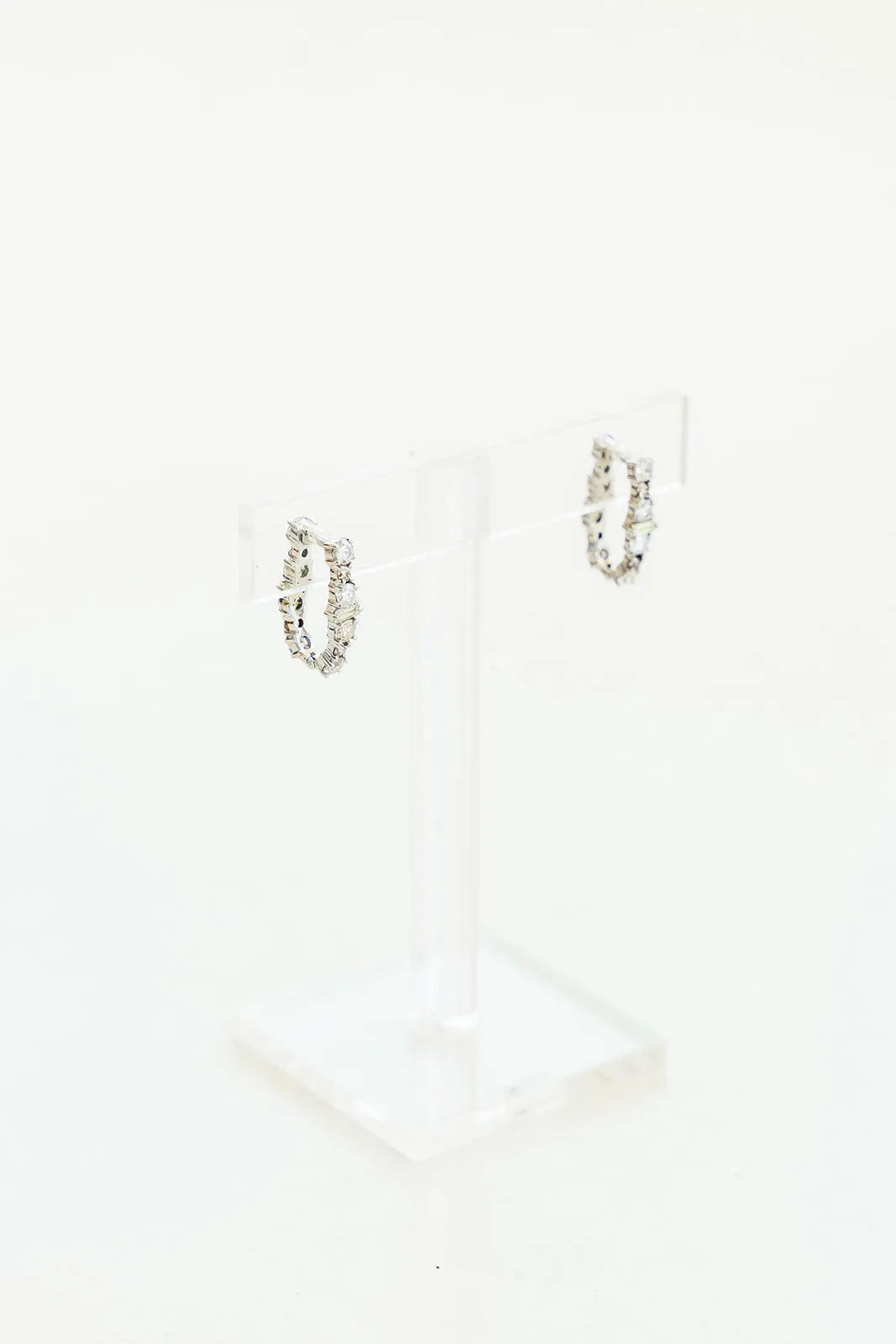 18K White Gold Diamond Rivulet Oval Hoops