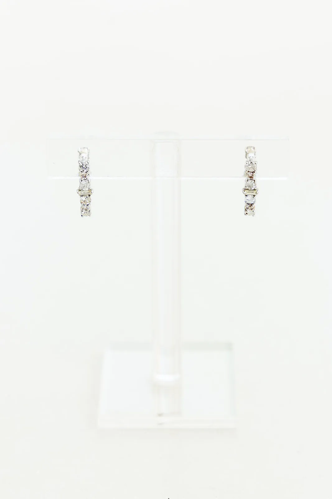 18K White Gold Diamond Rivulet Oval Hoops