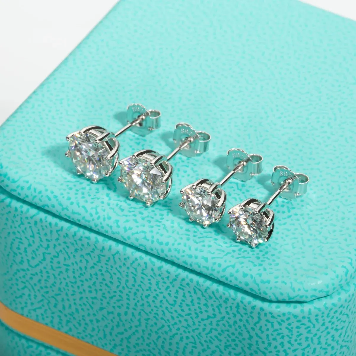 2.0 Ct Round Cut Diamond Stud Earrings