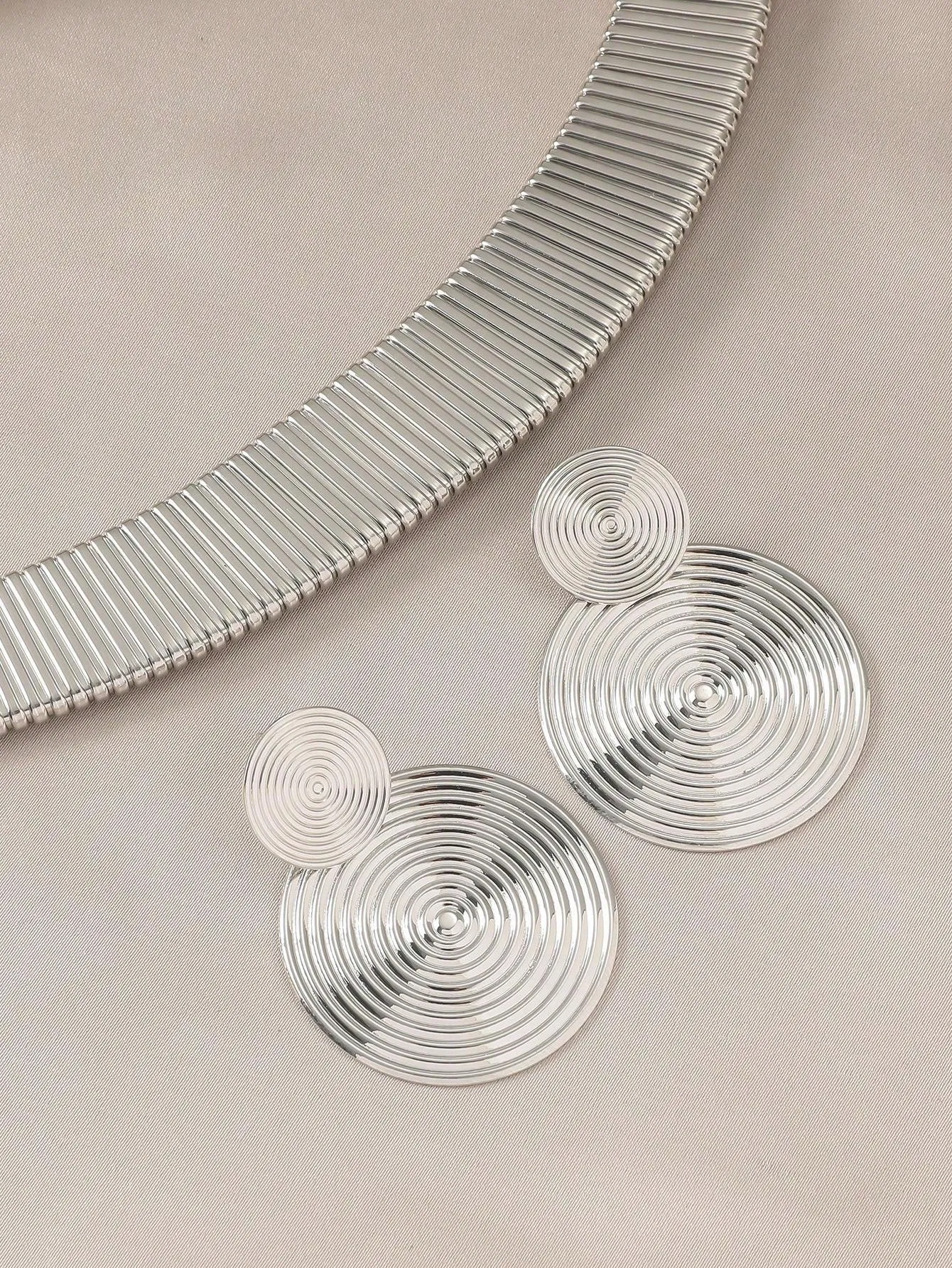 3pcs/Set Luxurious Metal Style Adjustable Collar Necklace & Metal Earrings & Neck Chain