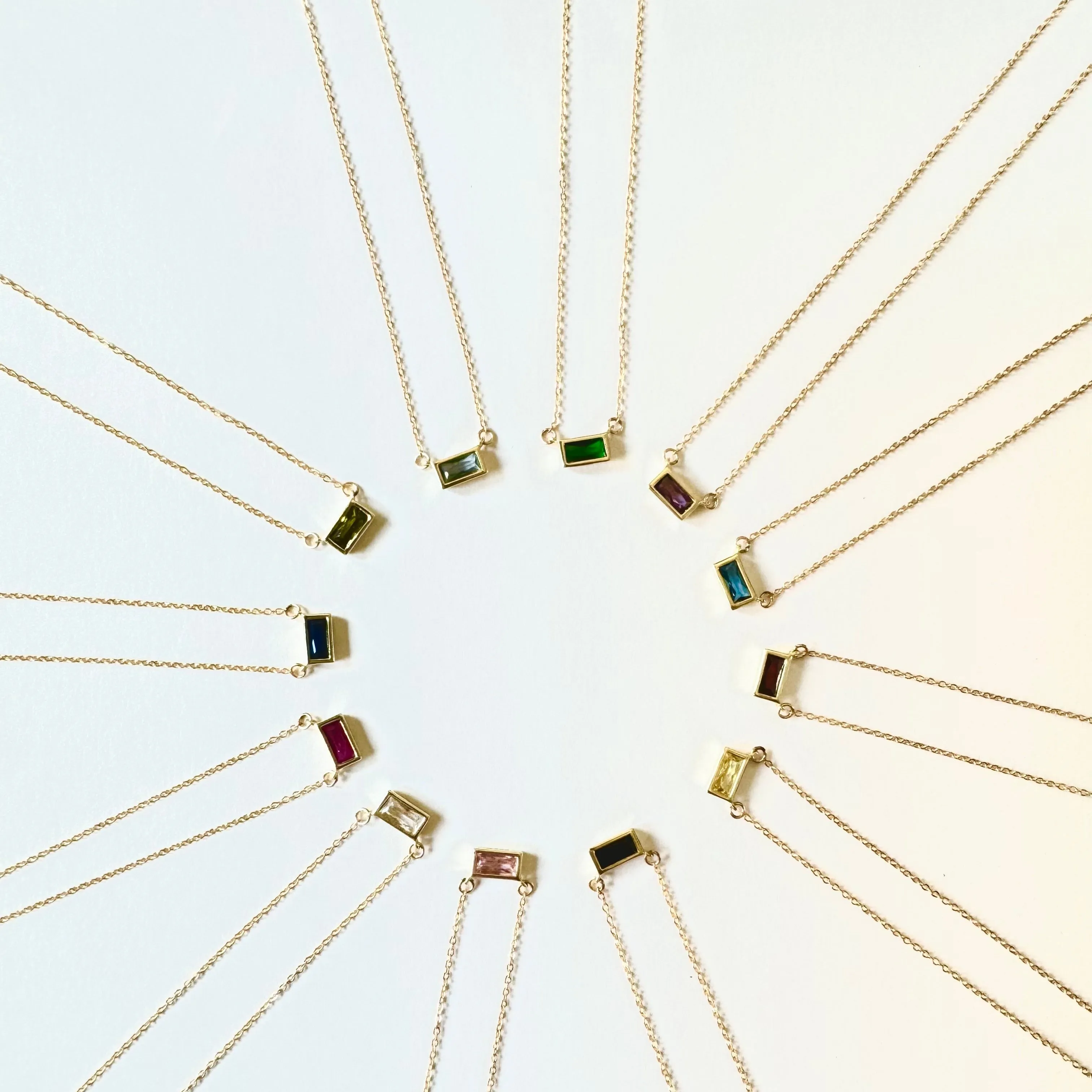 Black Emerald Shape Horizontal Necklace