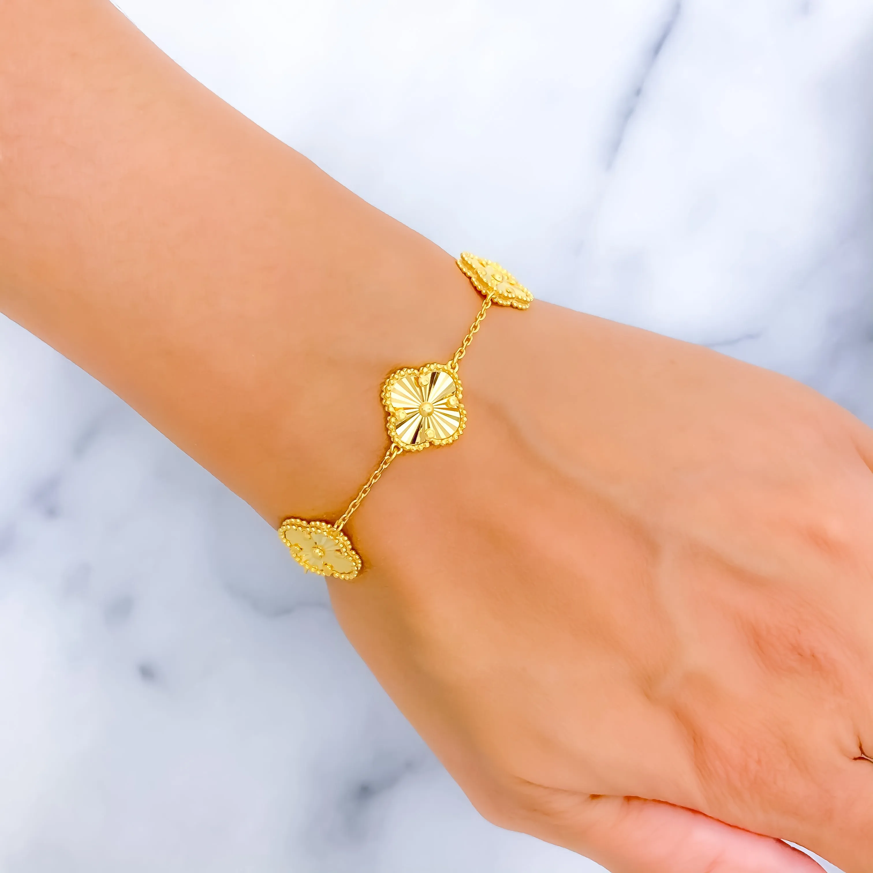 Brilliant Sleek 21k Gold Bracelet