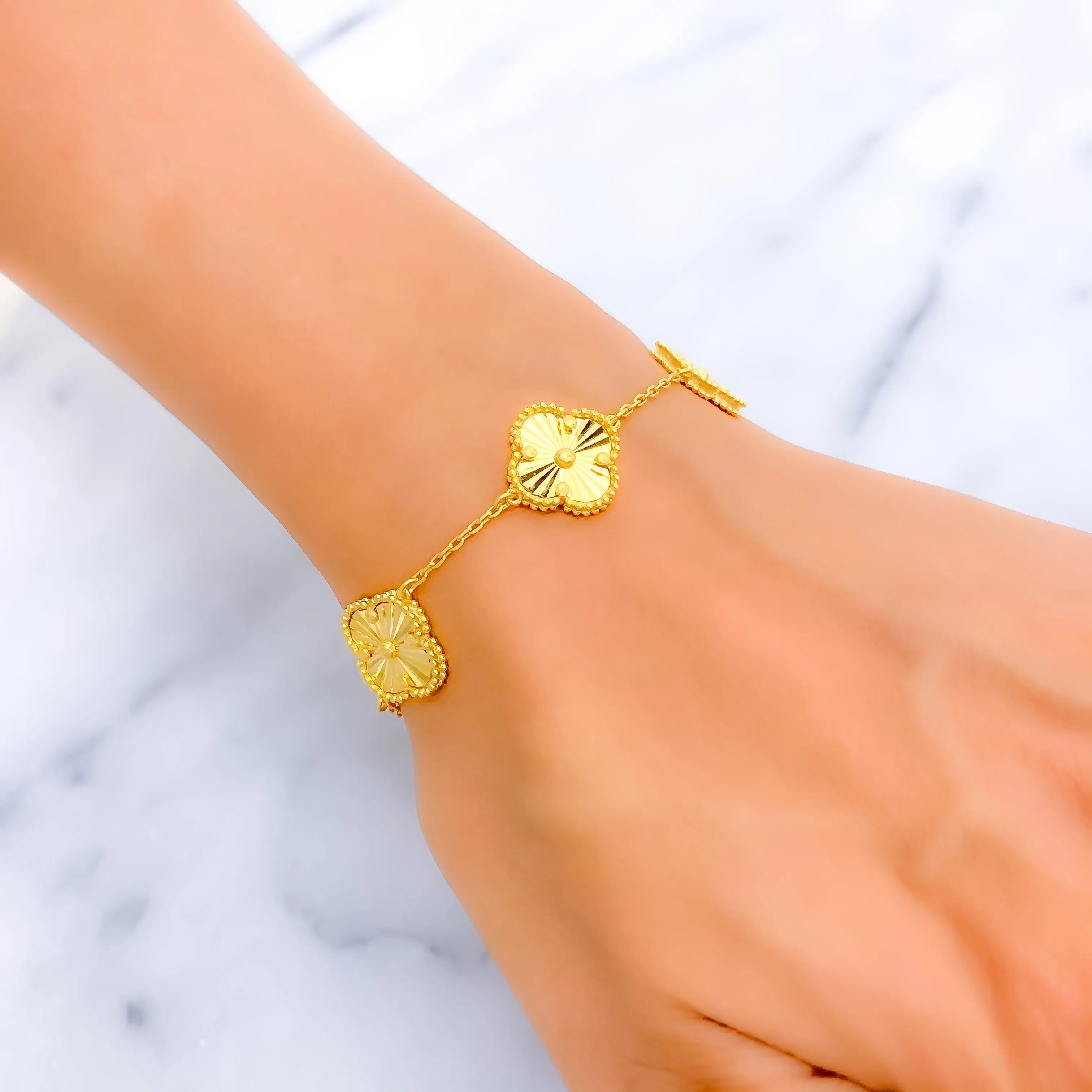 Brilliant Sleek 21k Gold Bracelet