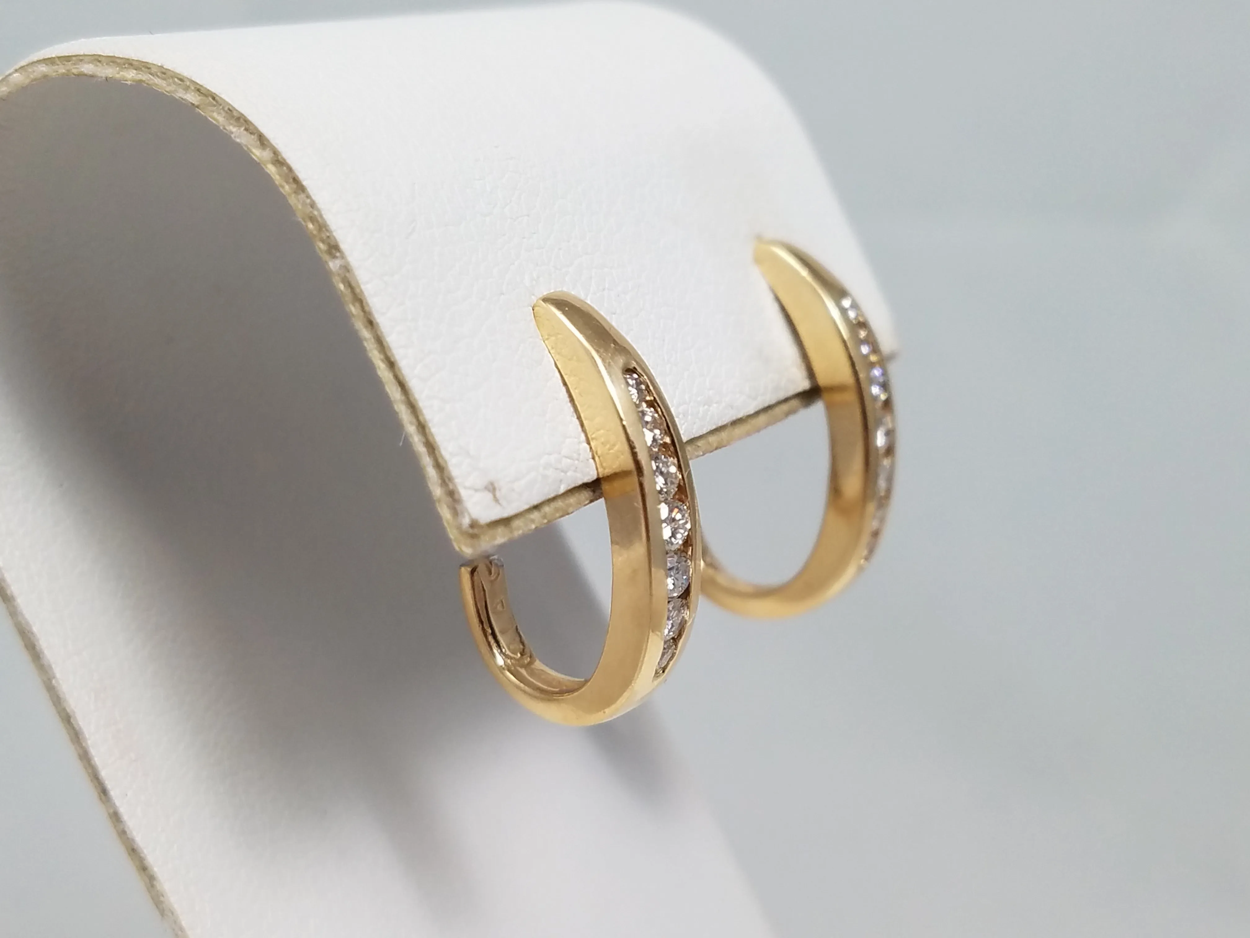 Dazzling 14k Yellow Gold Natural Diamond Dangle Earrings