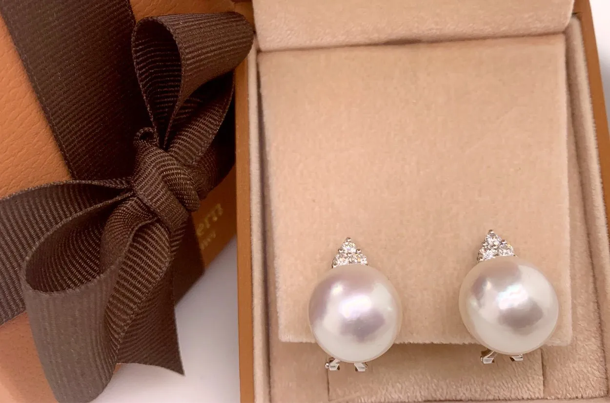 Earrings 18kt Gold South Sea Pearls 15mm & Diamonds