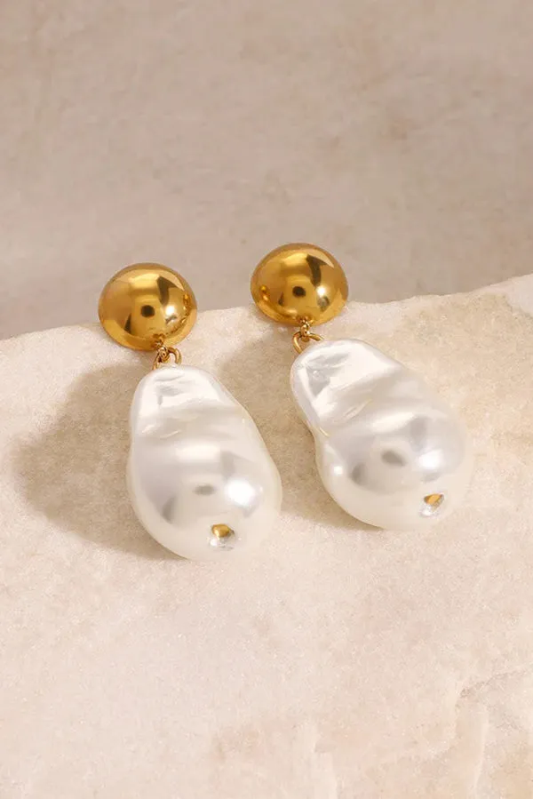 Elegant and Luxurious Pearl Earrings