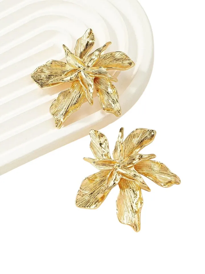 Flower Textured Pedal Earrings