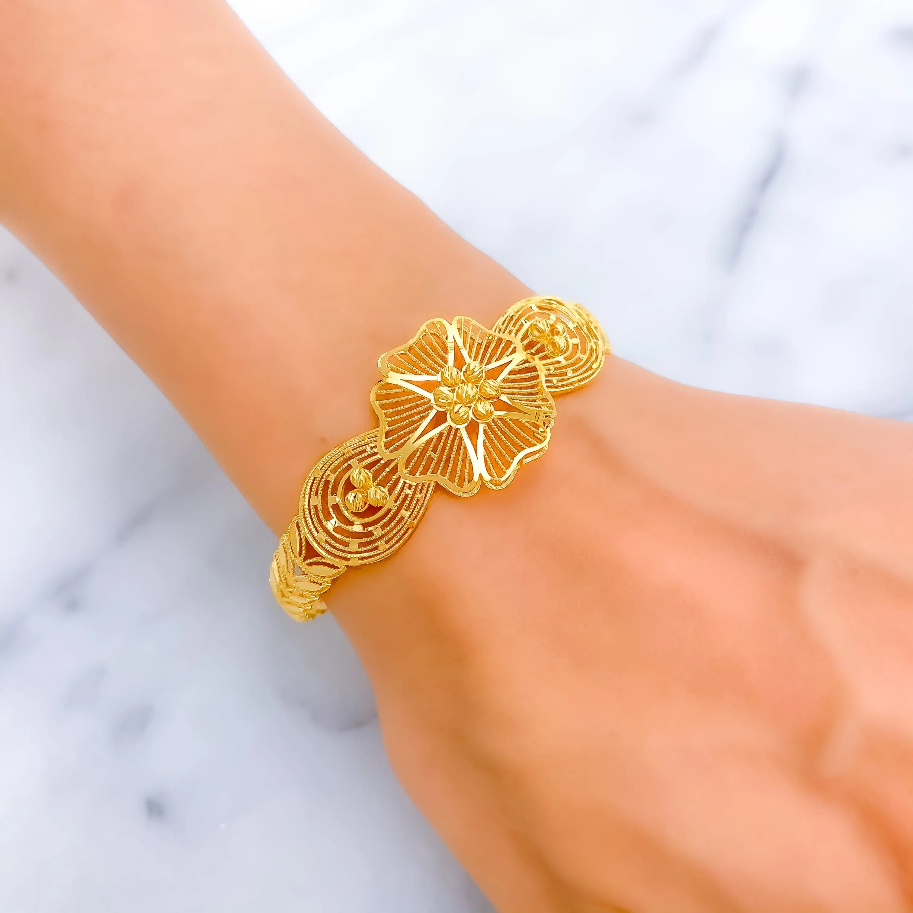 Graceful Striped Flower 22k Gold Bangle Bracelet