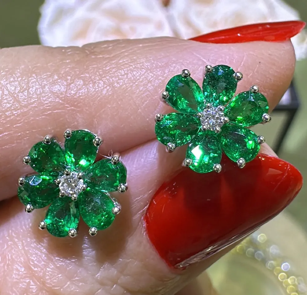 Green 2.00ct tw Emerald and Diamond Flower Earrings