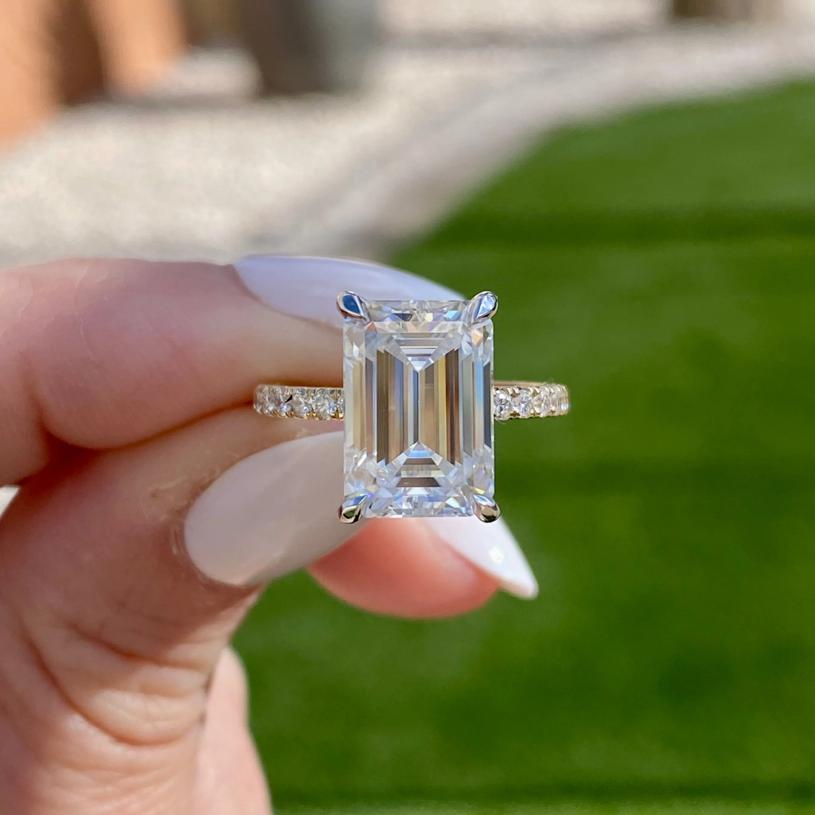 Kate Pavé (5ct) Emerald Ring ( ) Hidden Halo