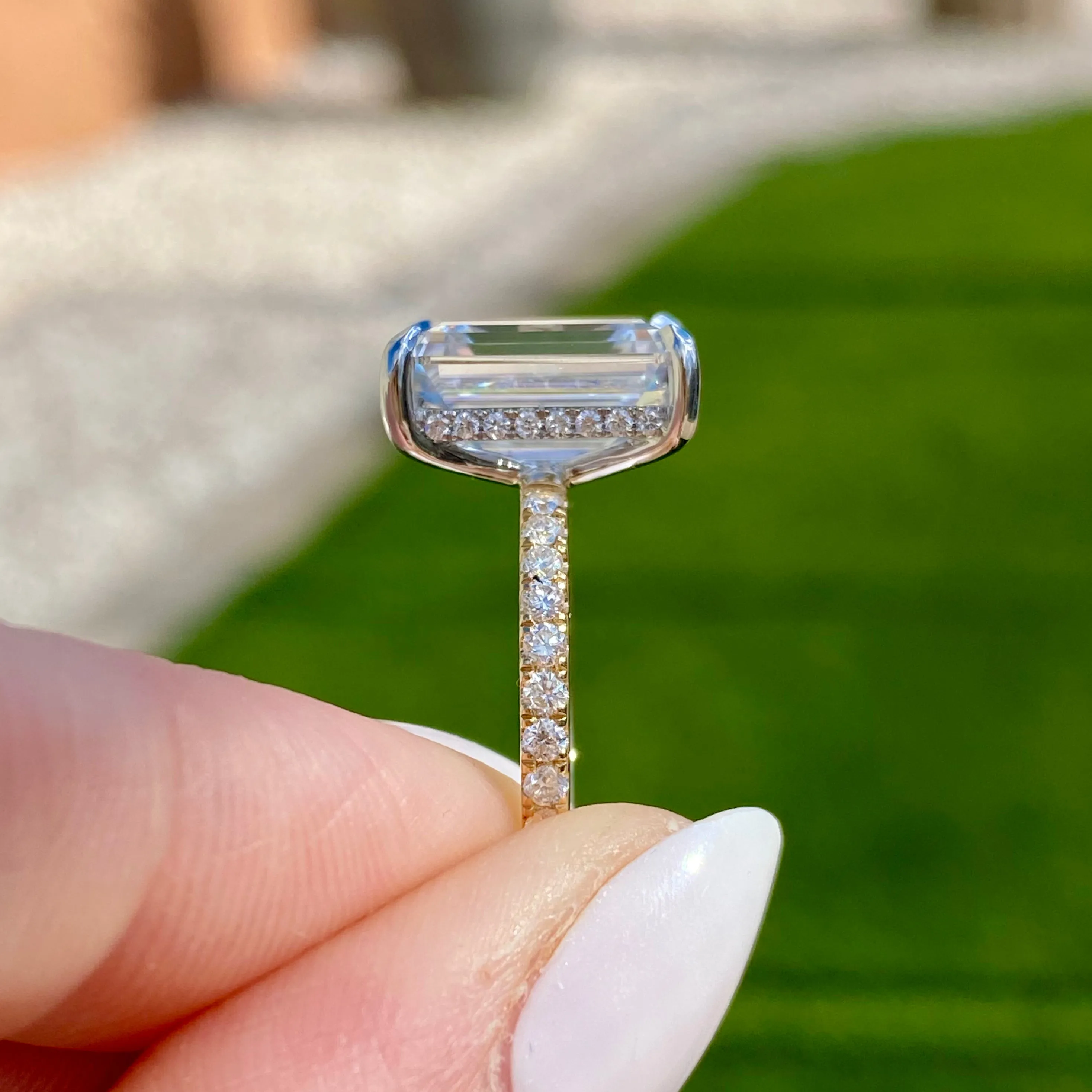 Kate Pavé (5ct) Emerald Ring ( ) Hidden Halo
