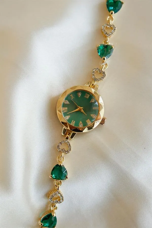 <tc>Montre pour femme Heart Haki avec détails en pierres.</tc>