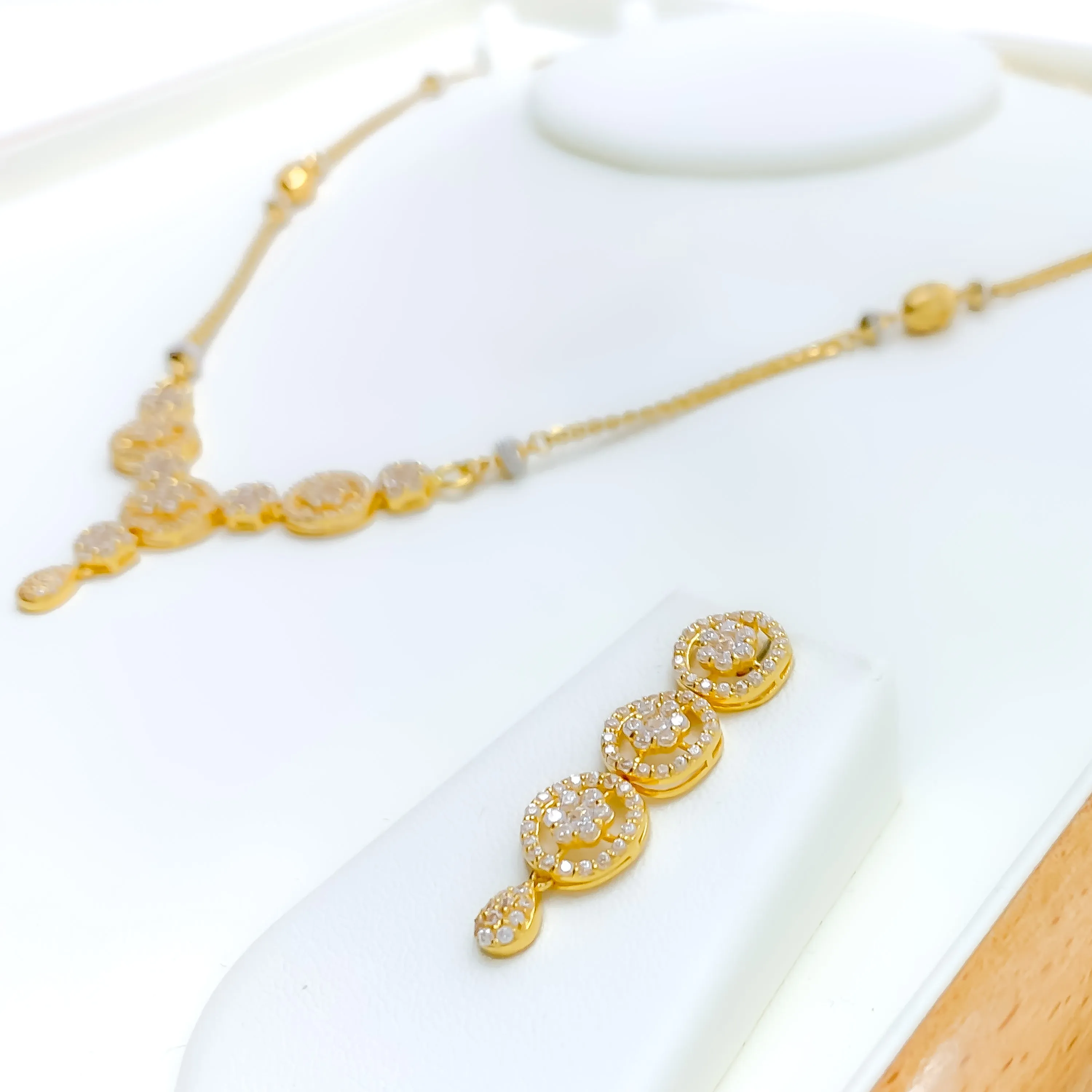 Luxurious Alluring 22k Gold Modish Floral CZ Necklace Set