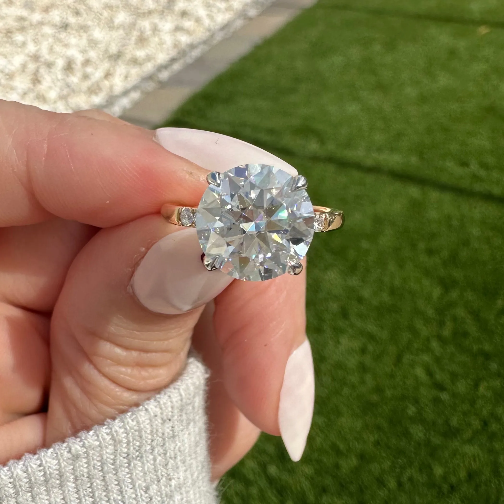 Molly (4ct) Round Moissanite Engagement Ring