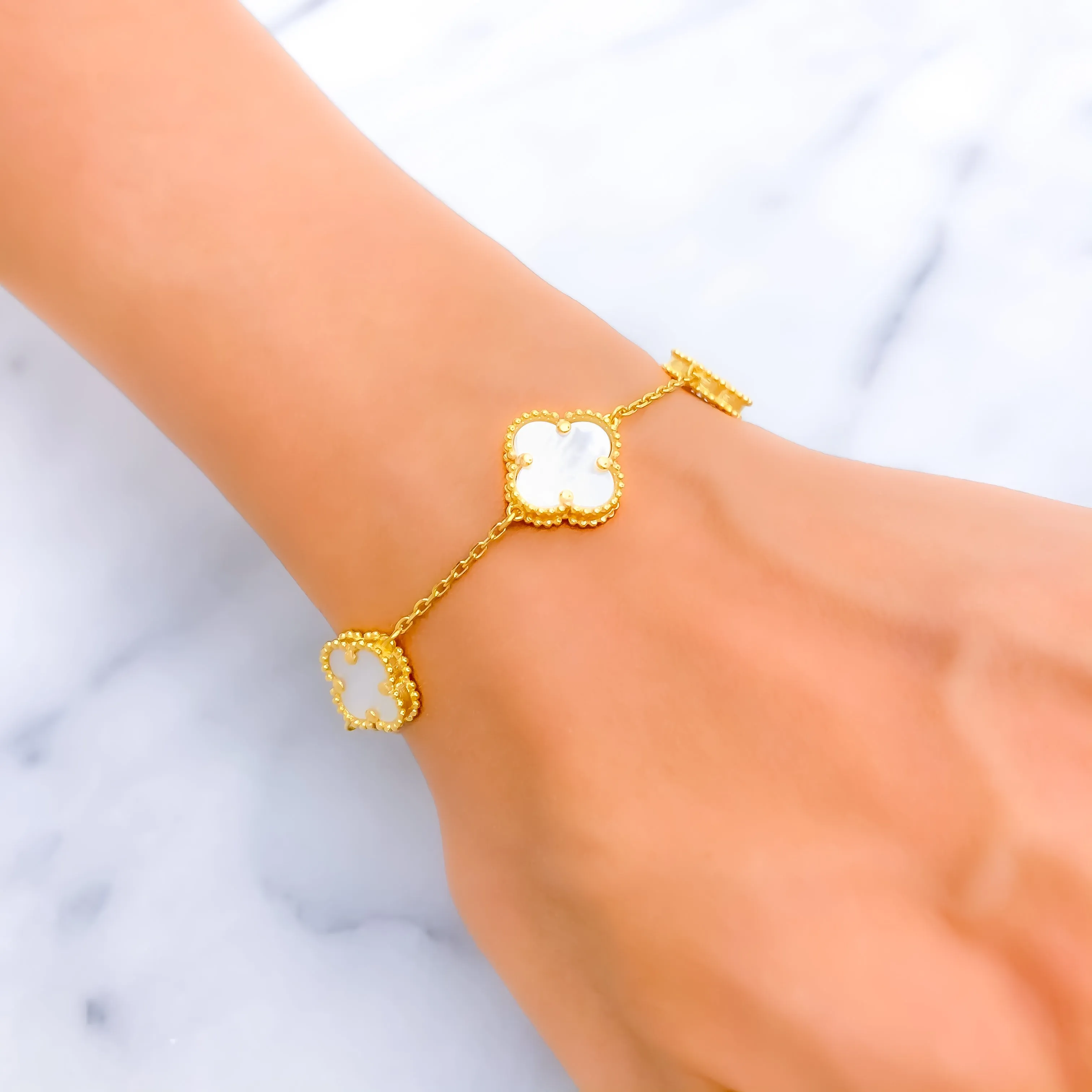 Radiant Graceful 21k Gold Bracelet
