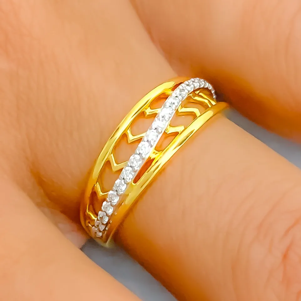 Ritzy Contemporary Diamond   18k Gold Ring