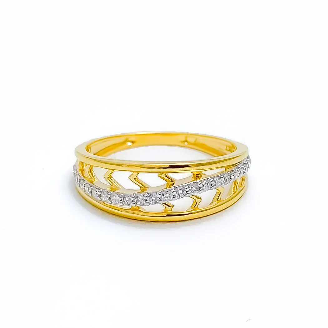 Ritzy Contemporary Diamond   18k Gold Ring