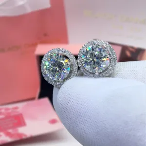 Round Brilliant Cut Diamond Stud Earrings