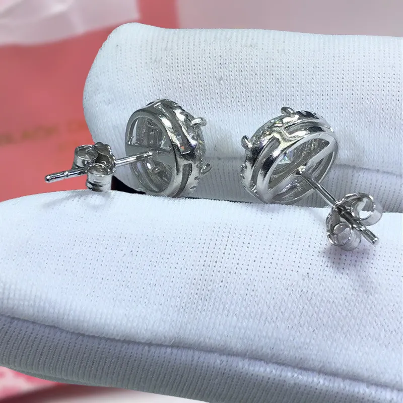 Round Brilliant Cut Diamond Stud Earrings