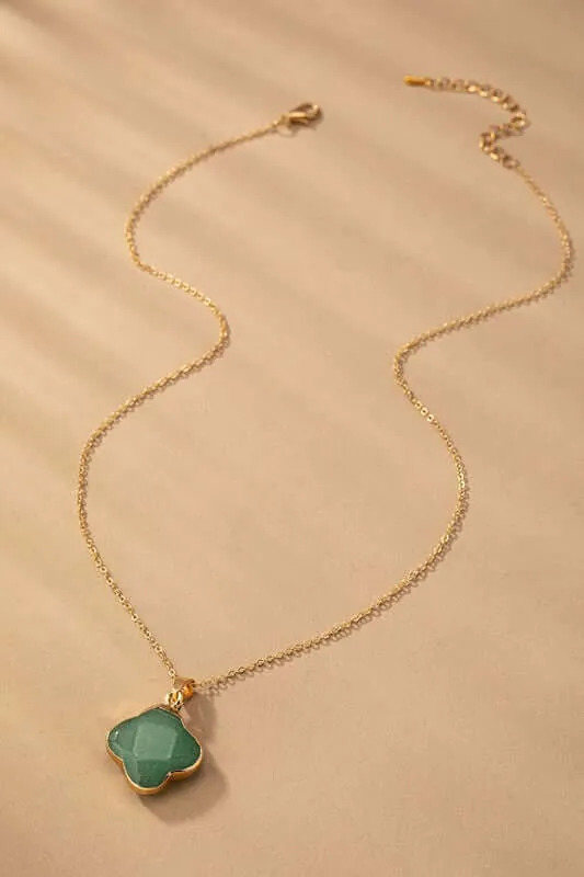 Semi-Precious Clover Shape Stone Pendant Necklace in Green