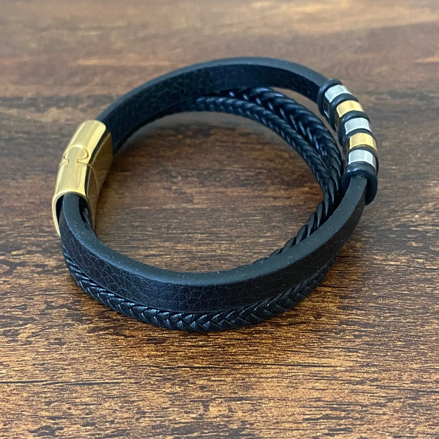 Voyager Multilayered Nappa Leather Bracelet Gold