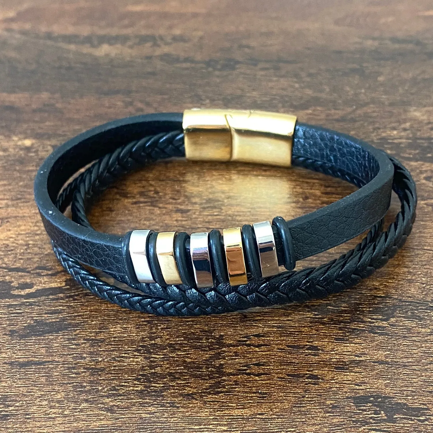 Voyager Multilayered Nappa Leather Bracelet Gold